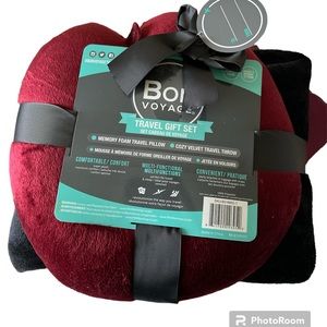Travel pillow and blanket gift set. New